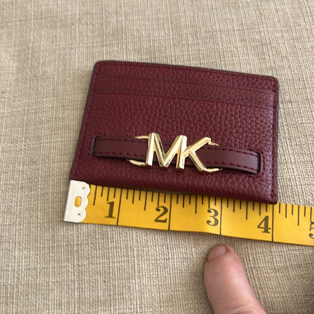 MICHAEL KORS
Reed Large Pebbled Leather Card Holder Case Wallet
DARK CHERRY
NWOT - Picture 6 of 7
